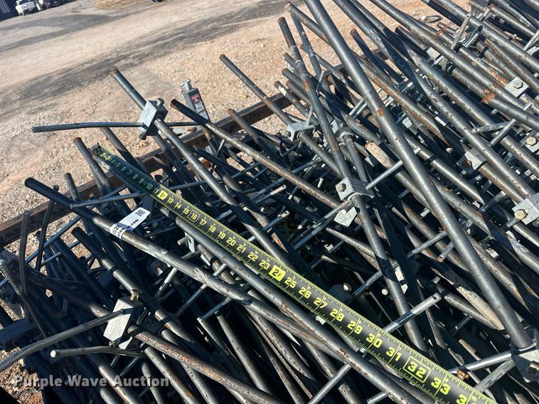 image for item EJ5282 Approximately 200 string line stakes