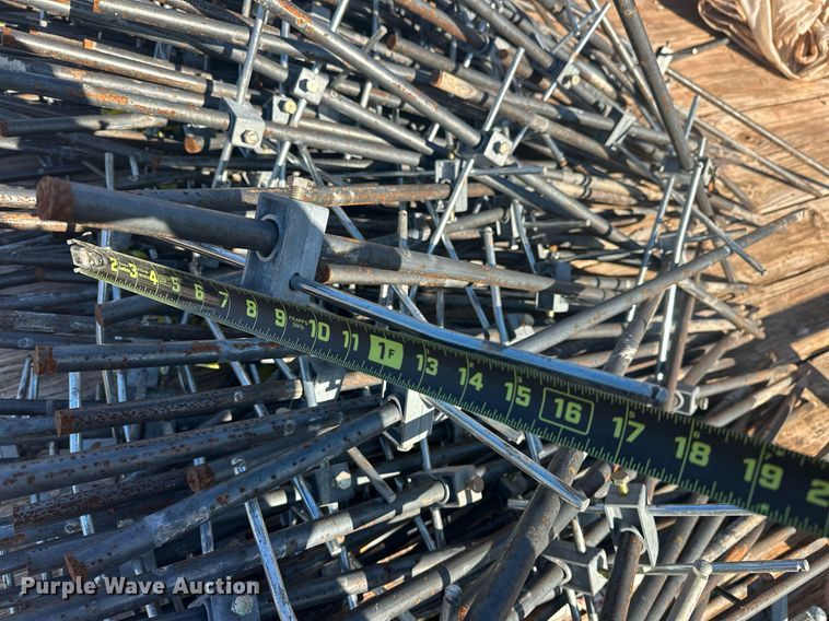 image for item EJ5282 Approximately 200 string line stakes