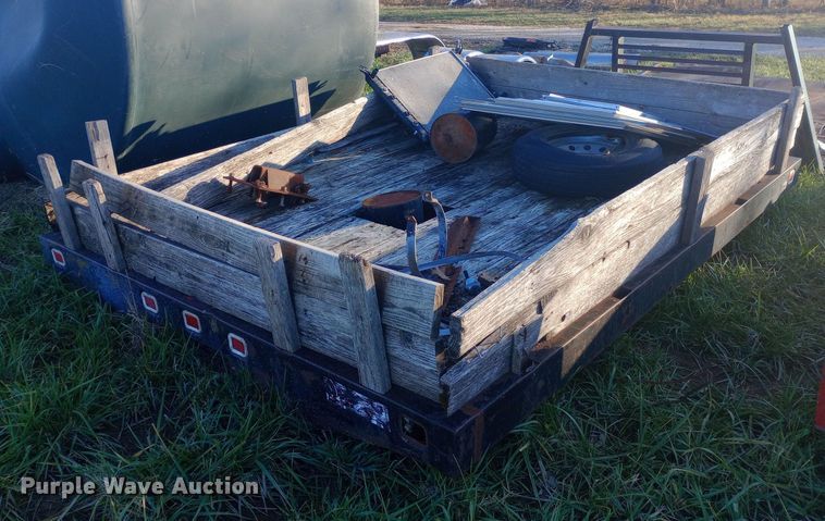 image for item EN8652 Knapheide flatbed