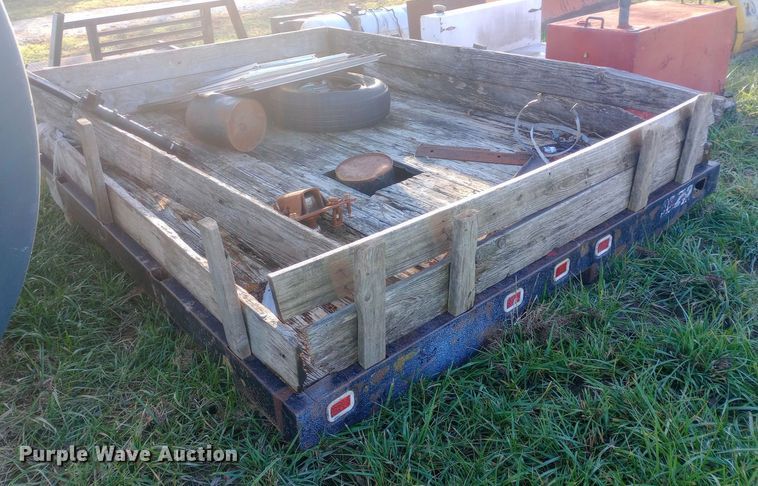 image for item EN8652 Knapheide flatbed