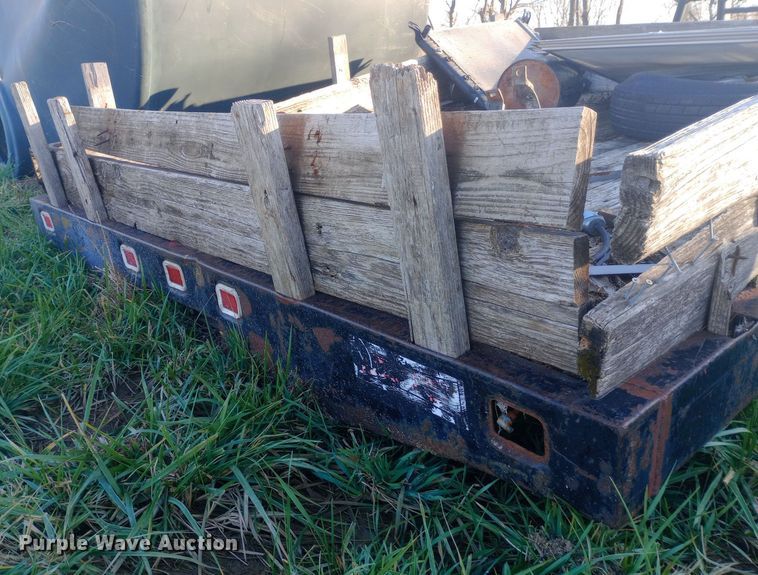 image for item EN8652 Knapheide flatbed