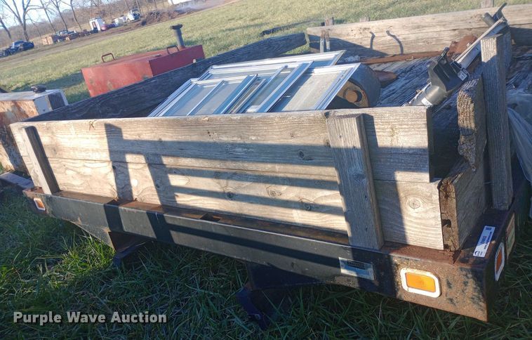 image for item EN8652 Knapheide flatbed