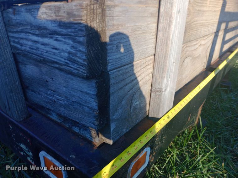 image for item EN8652 Knapheide flatbed