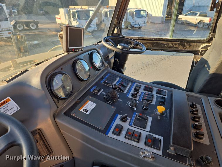 image for item EQ3854 2012 Elgin  Pelican  street sweeper 