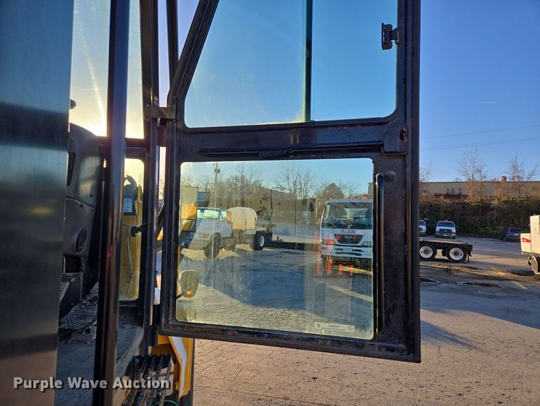 image for item EQ3854 2012 Elgin  Pelican  street sweeper 