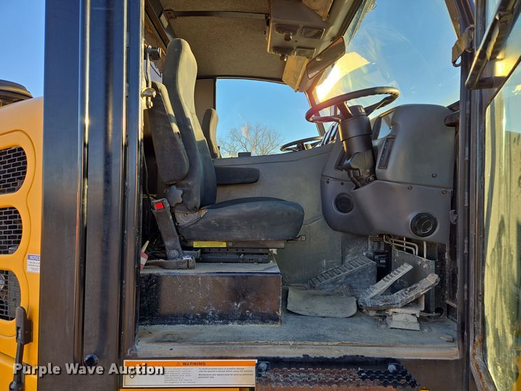 image for item EQ3854 2012 Elgin  Pelican  street sweeper 