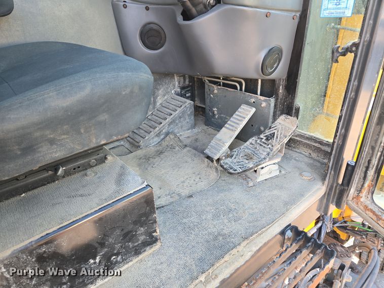 image for item EQ3854 2012 Elgin  Pelican  street sweeper 