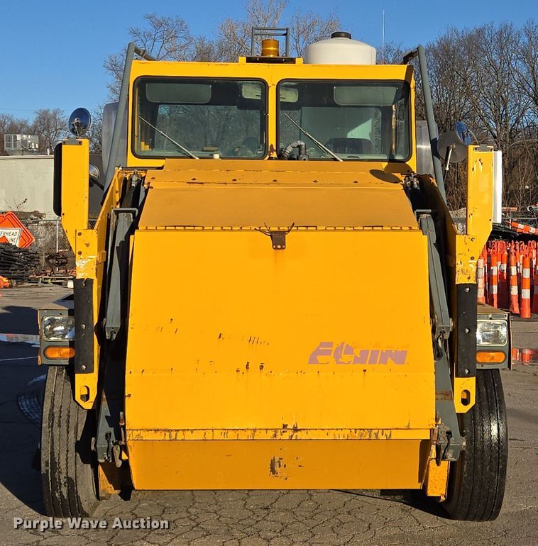 image for item EQ3855 2004 Elgin Pelican  street sweeper