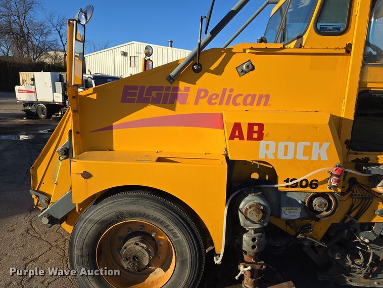 image for item EQ3855 2004 Elgin Pelican  street sweeper