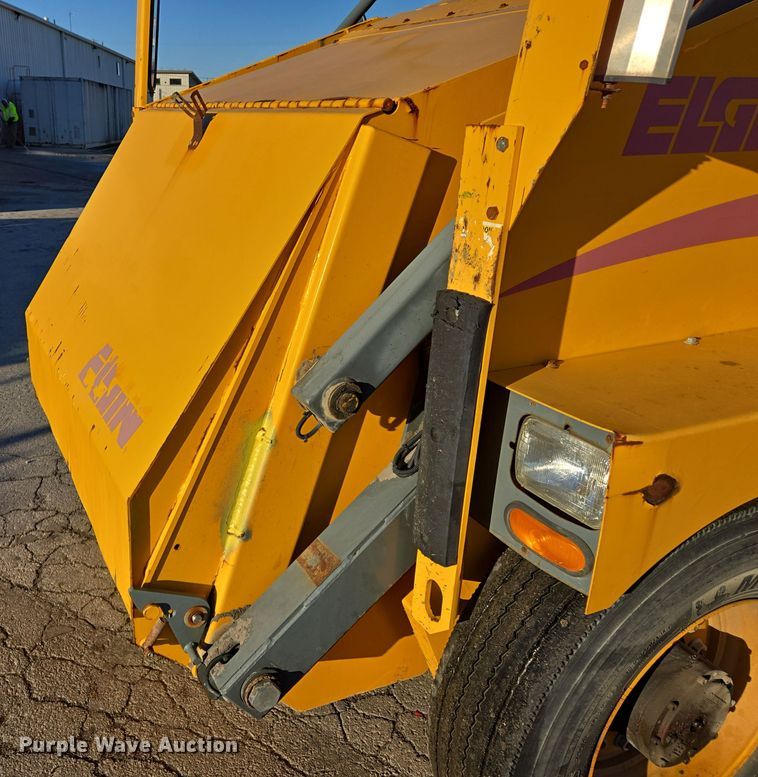 image for item EQ3855 2004 Elgin Pelican  street sweeper