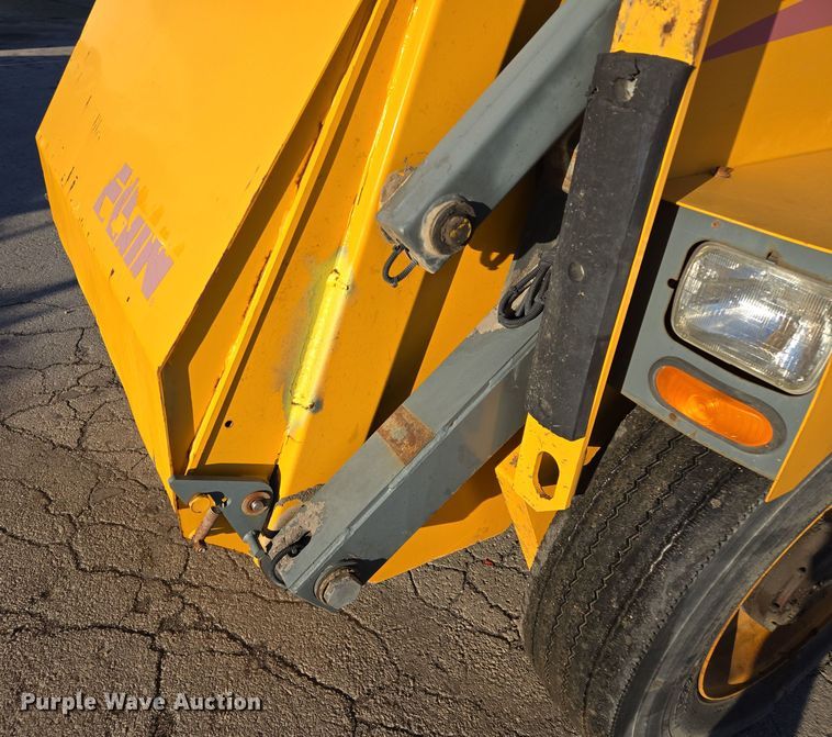 image for item EQ3855 2004 Elgin Pelican  street sweeper