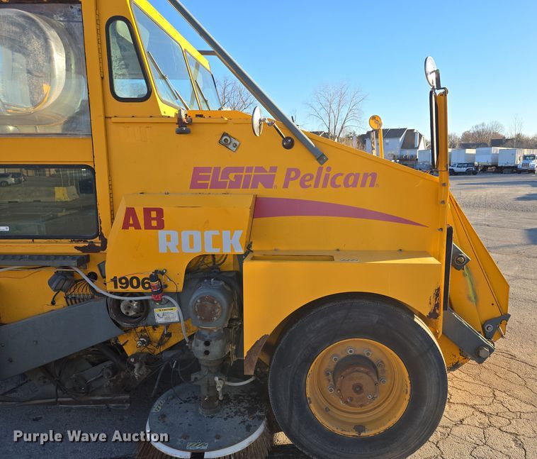 image for item EQ3855 2004 Elgin Pelican  street sweeper