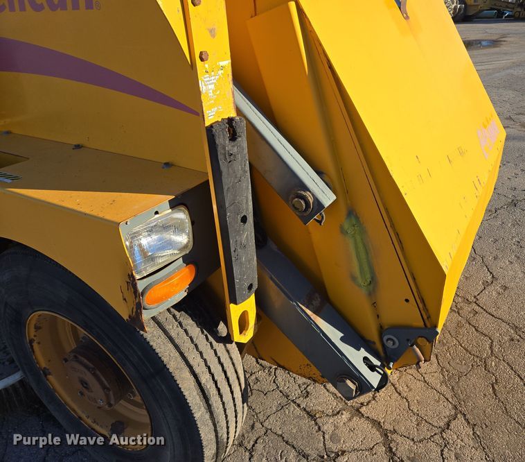 image for item EQ3855 2004 Elgin Pelican  street sweeper