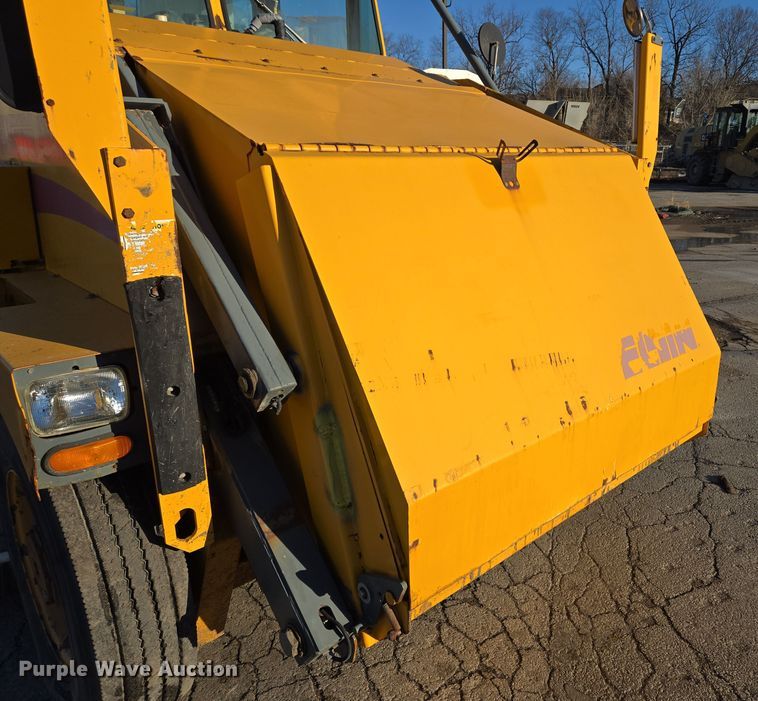 image for item EQ3855 2004 Elgin Pelican  street sweeper