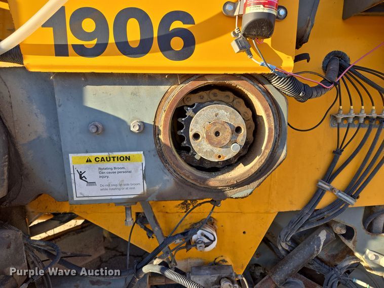 image for item EQ3855 2004 Elgin Pelican  street sweeper