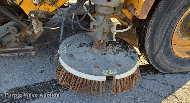 image for item EQ3855 2004 Elgin Pelican  street sweeper