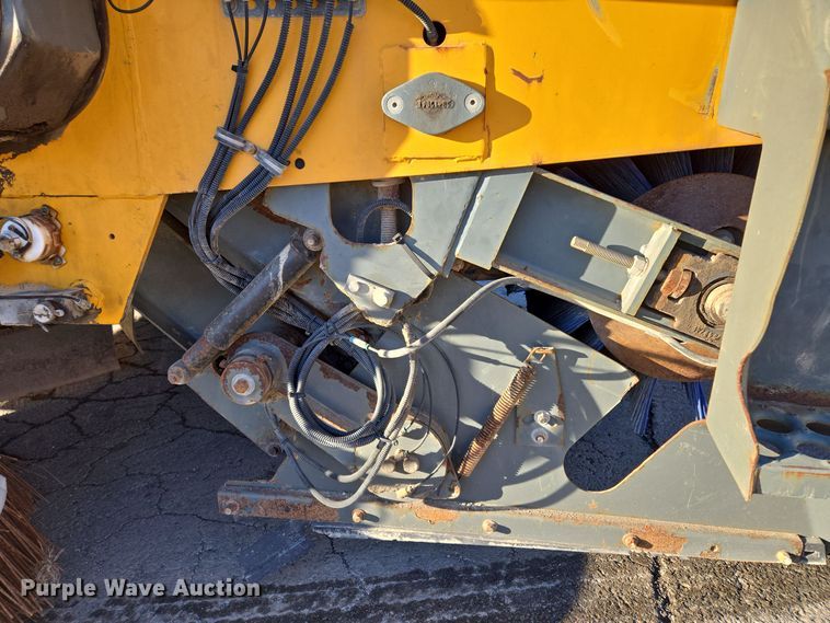 image for item EQ3855 2004 Elgin Pelican  street sweeper