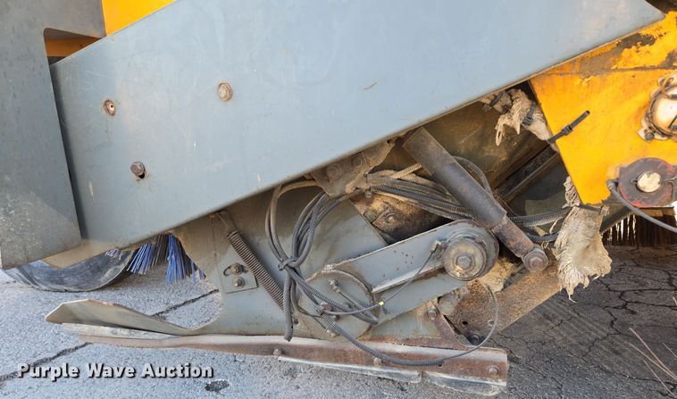 image for item EQ3855 2004 Elgin Pelican  street sweeper