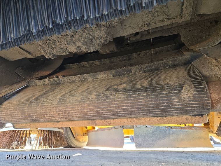 image for item EQ3855 2004 Elgin Pelican  street sweeper