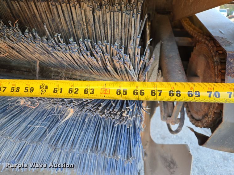 image for item EQ3855 2004 Elgin Pelican  street sweeper