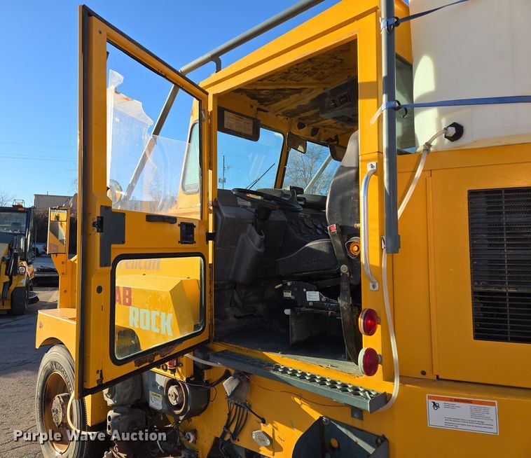 image for item EQ3855 2004 Elgin Pelican  street sweeper