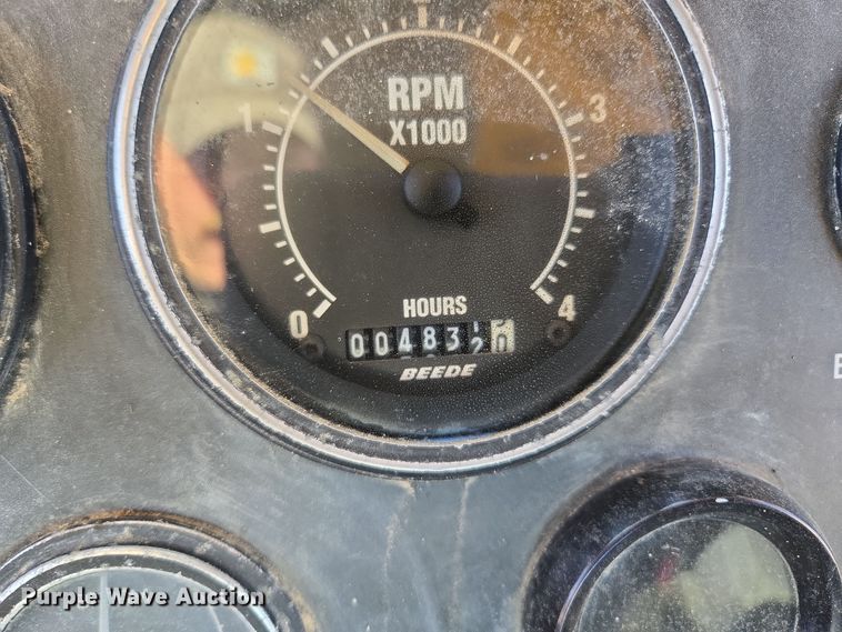 image for item EQ3855 2004 Elgin Pelican  street sweeper