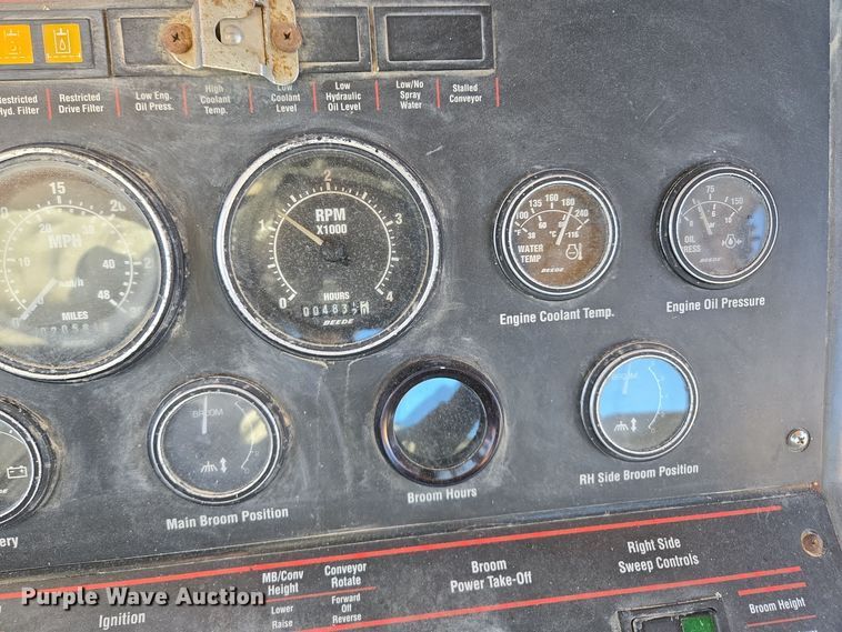 image for item EQ3855 2004 Elgin Pelican  street sweeper