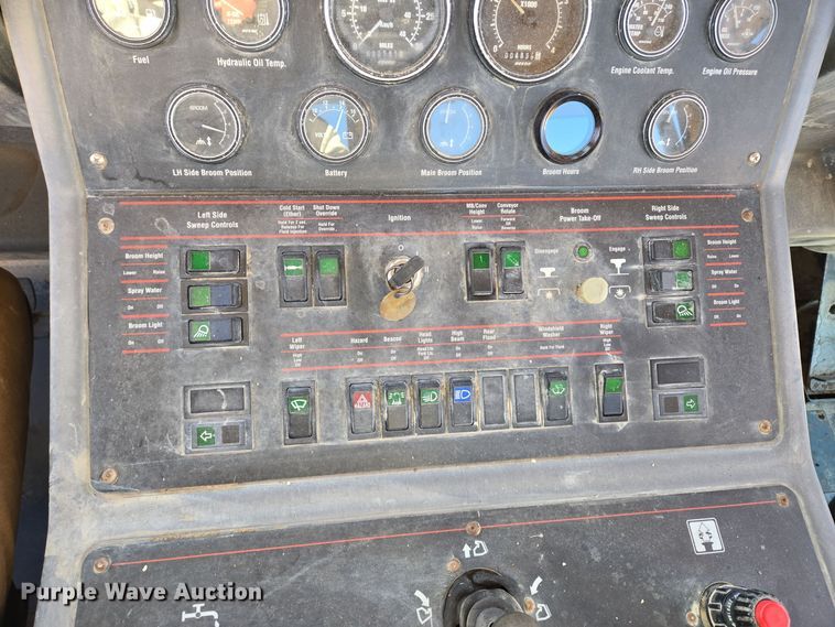 image for item EQ3855 2004 Elgin Pelican  street sweeper