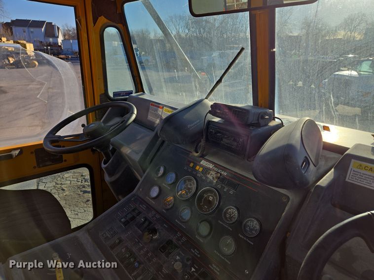 image for item EQ3855 2004 Elgin Pelican  street sweeper