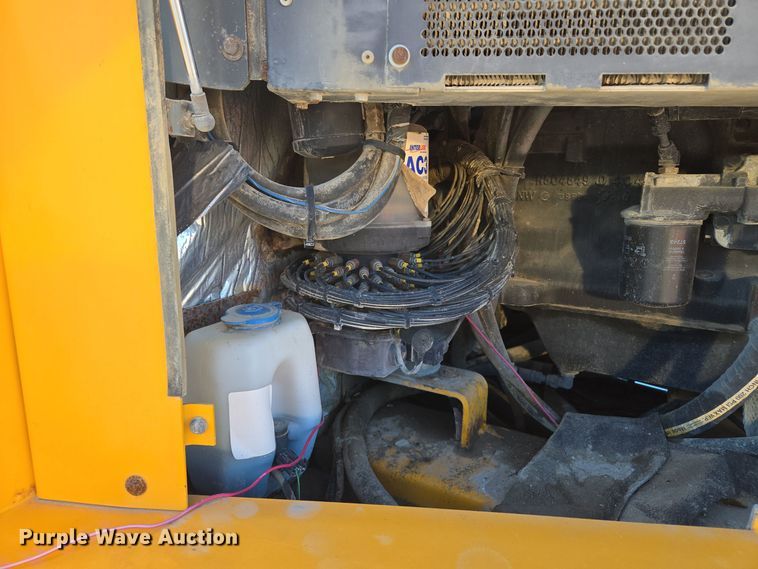 image for item EQ3855 2004 Elgin Pelican  street sweeper