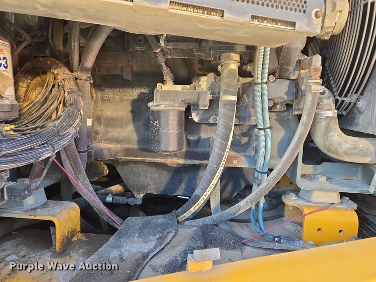 image for item EQ3855 2004 Elgin Pelican  street sweeper