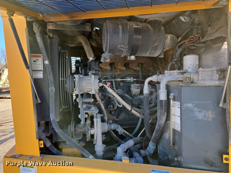 image for item EQ3855 2004 Elgin Pelican  street sweeper