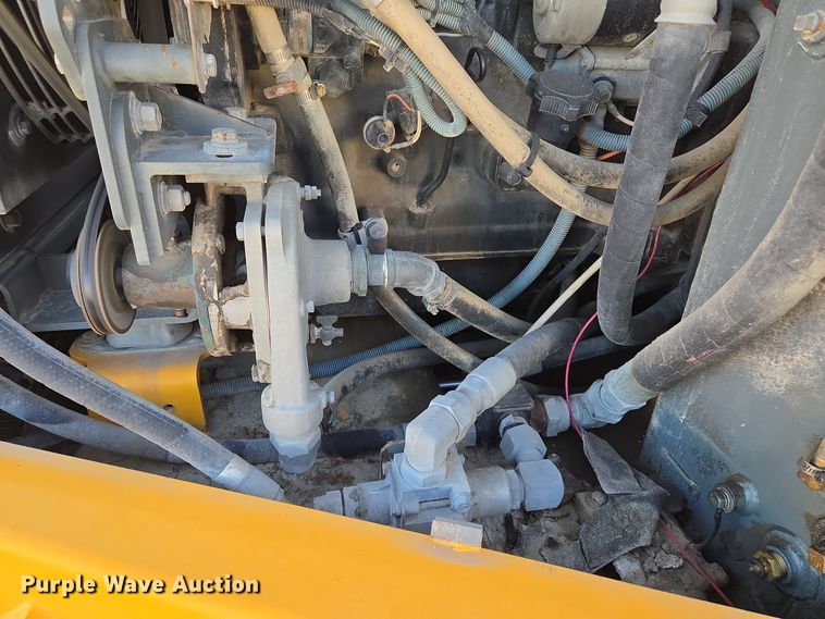 image for item EQ3855 2004 Elgin Pelican  street sweeper