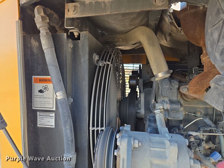 image for item EQ3855 2004 Elgin Pelican  street sweeper