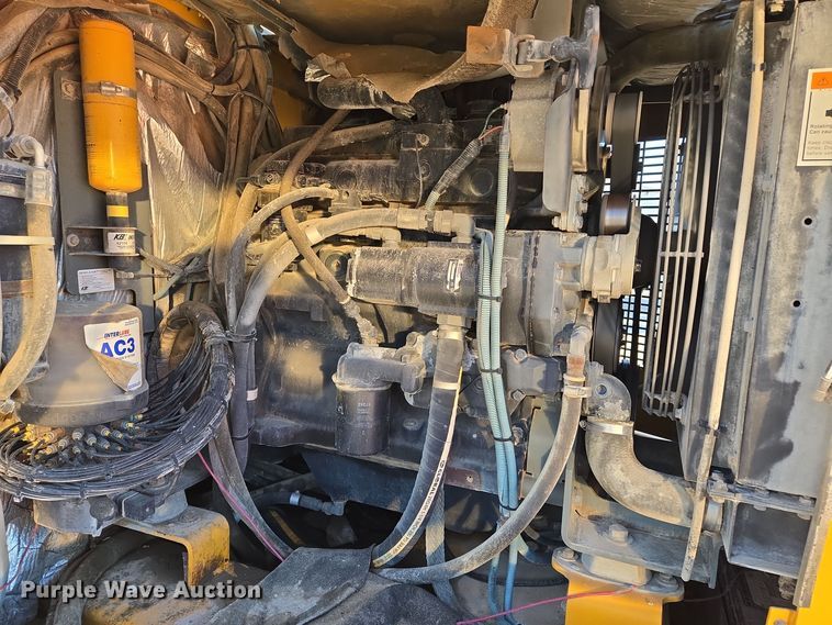 image for item EQ3855 2004 Elgin Pelican  street sweeper