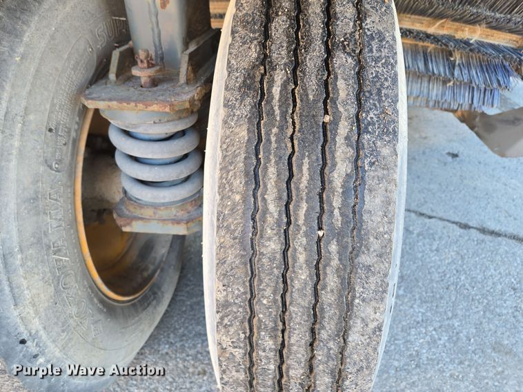 image for item EQ3855 2004 Elgin Pelican  street sweeper