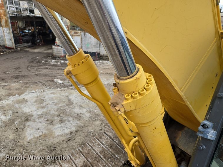 image for item EQ3880 2015 Kobelco  SK210LC-9 excavator