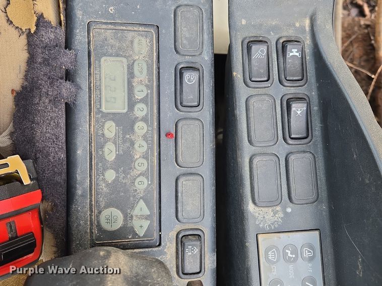 image for item EQ3880 2015 Kobelco  SK210LC-9 excavator