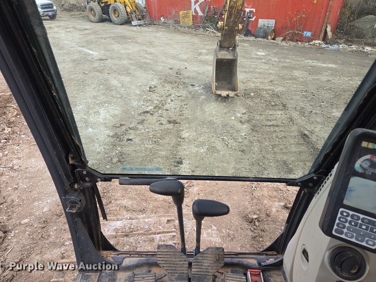 image for item EQ3880 2015 Kobelco  SK210LC-9 excavator