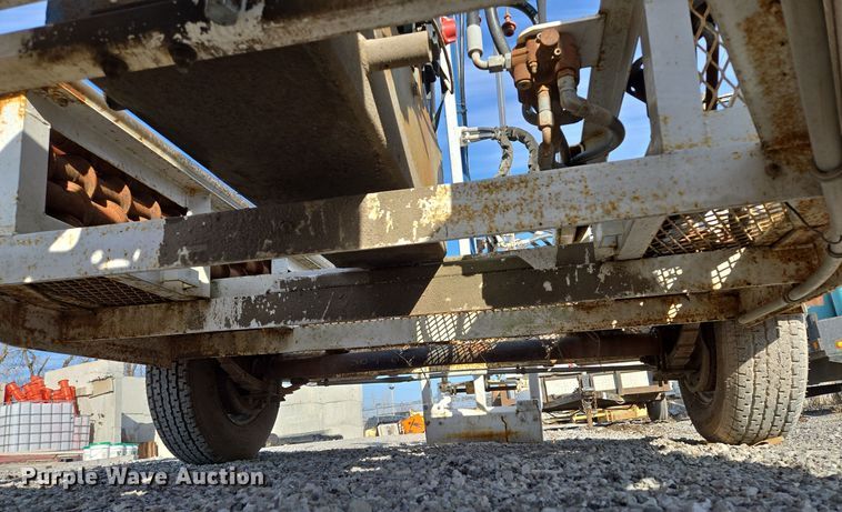 image for item EQ3882 2006 Mid-Western Machinery  HRT 110 vertical drill trailer