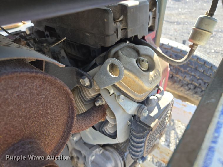 image for item EQ3882 2006 Mid-Western Machinery  HRT 110 vertical drill trailer