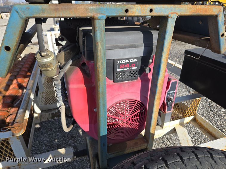 image for item EQ3882 2006 Mid-Western Machinery  HRT 110 vertical drill trailer