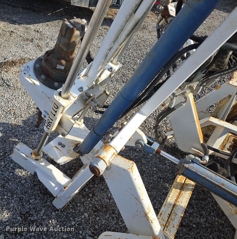 image for item EQ3882 2006 Mid-Western Machinery  HRT 110 vertical drill trailer