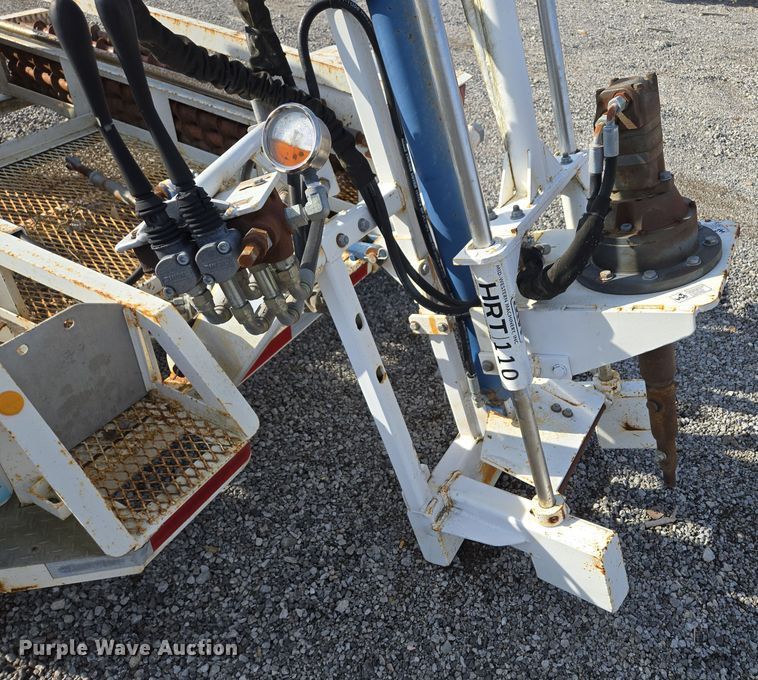 image for item EQ3882 2006 Mid-Western Machinery  HRT 110 vertical drill trailer
