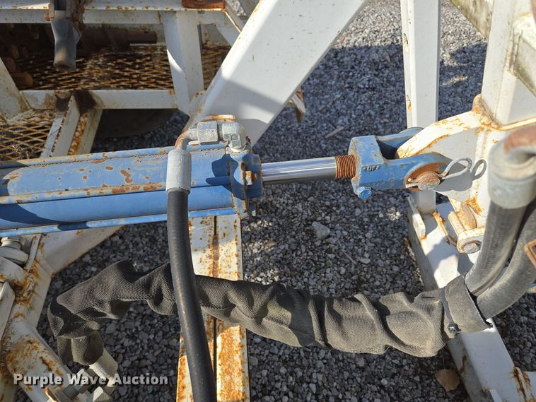 image for item EQ3882 2006 Mid-Western Machinery  HRT 110 vertical drill trailer