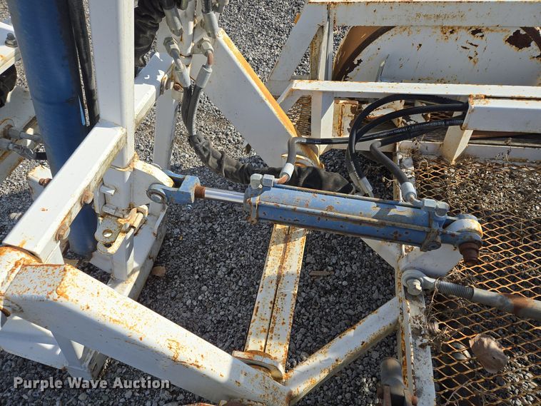 image for item EQ3882 2006 Mid-Western Machinery  HRT 110 vertical drill trailer