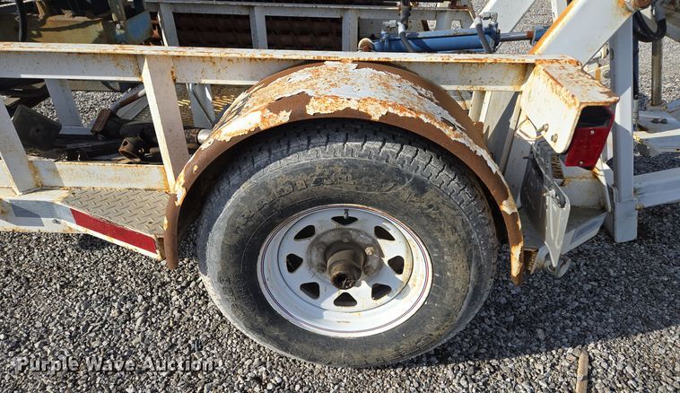 image for item EQ3882 2006 Mid-Western Machinery  HRT 110 vertical drill trailer