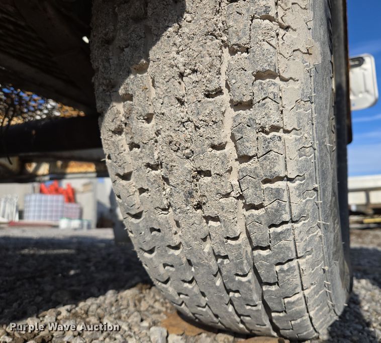 image for item EQ3882 2006 Mid-Western Machinery  HRT 110 vertical drill trailer