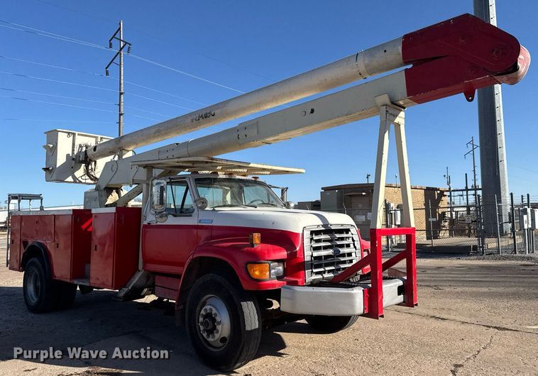 image for item LH9390 1995 Ford F800 bucket truck