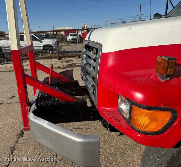 image for item LH9390 1995 Ford F800 bucket truck